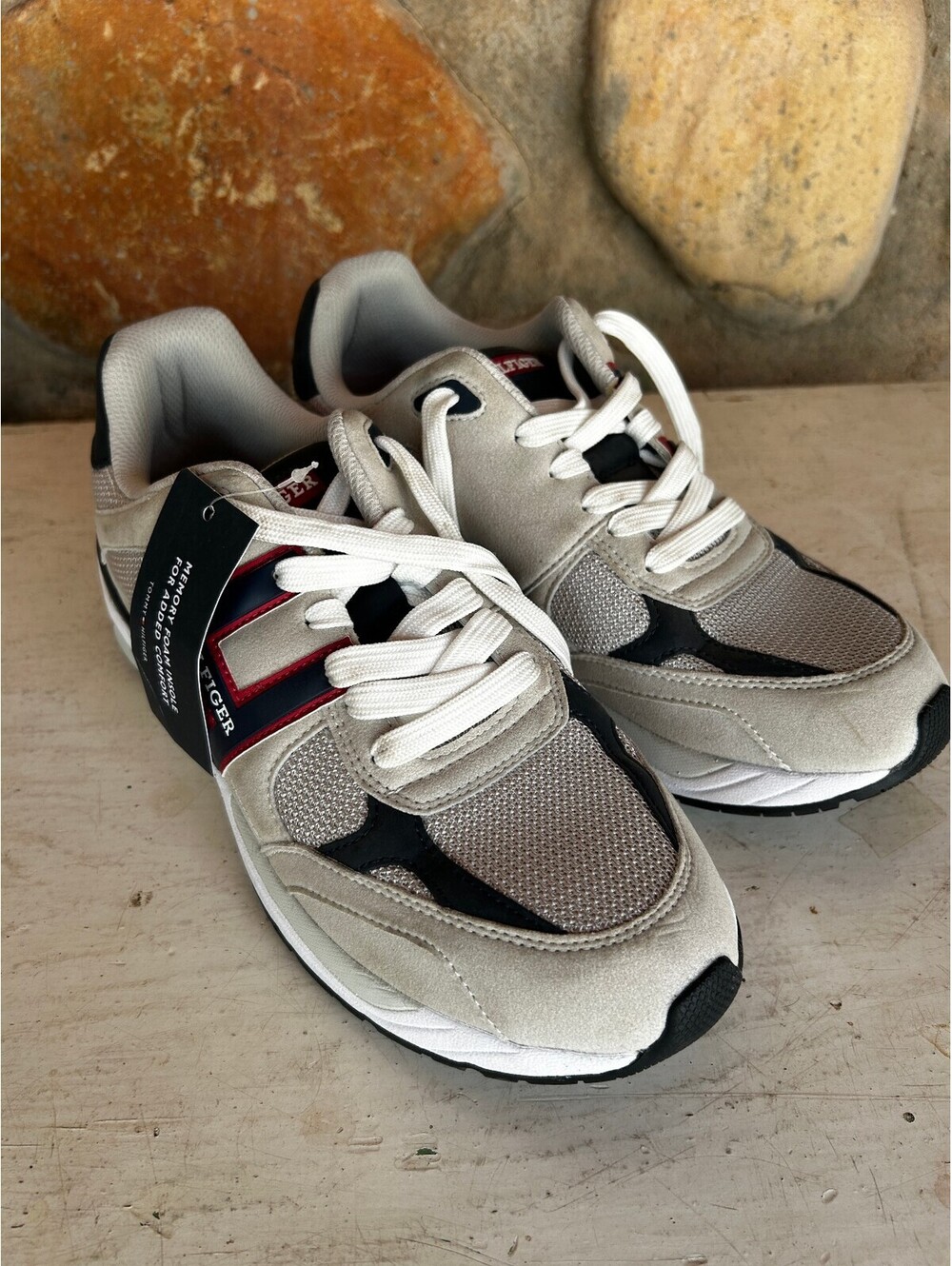 NWT Tommy Hilfiger Mens Piden Fashion Sneakers US 10 Preppy